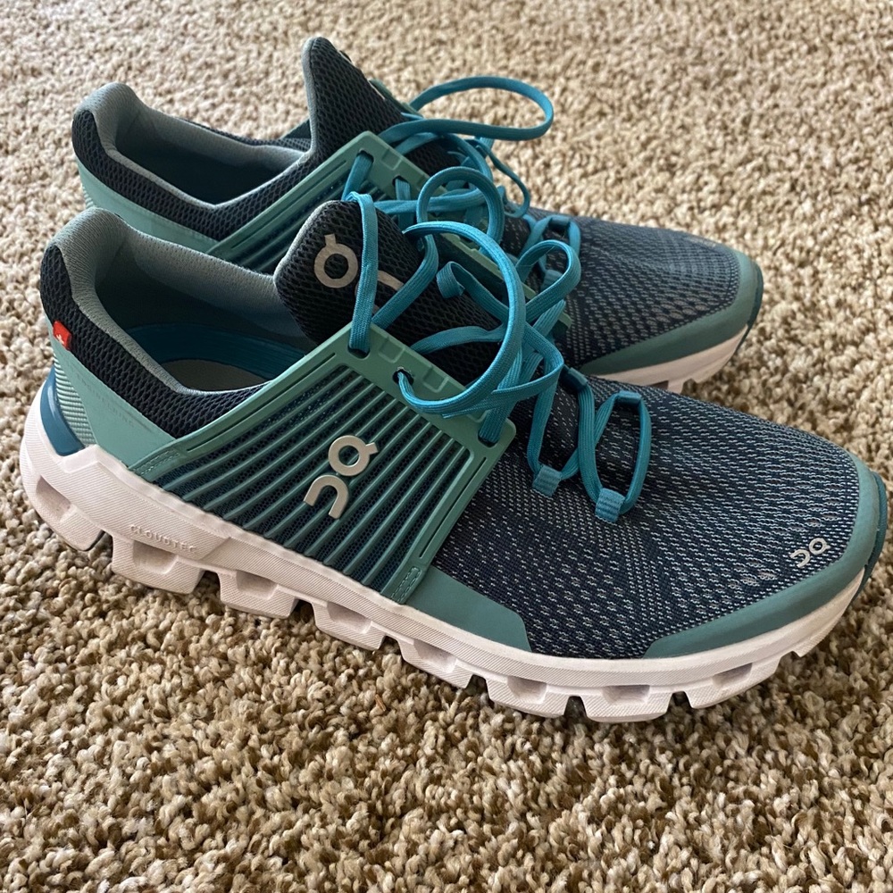 On Running Cloudswift shoes